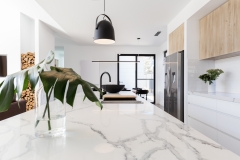 white-marble-countertop