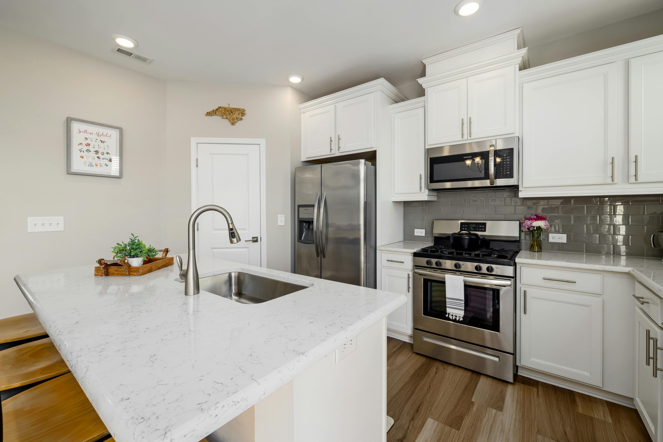 marble countertop kitchen