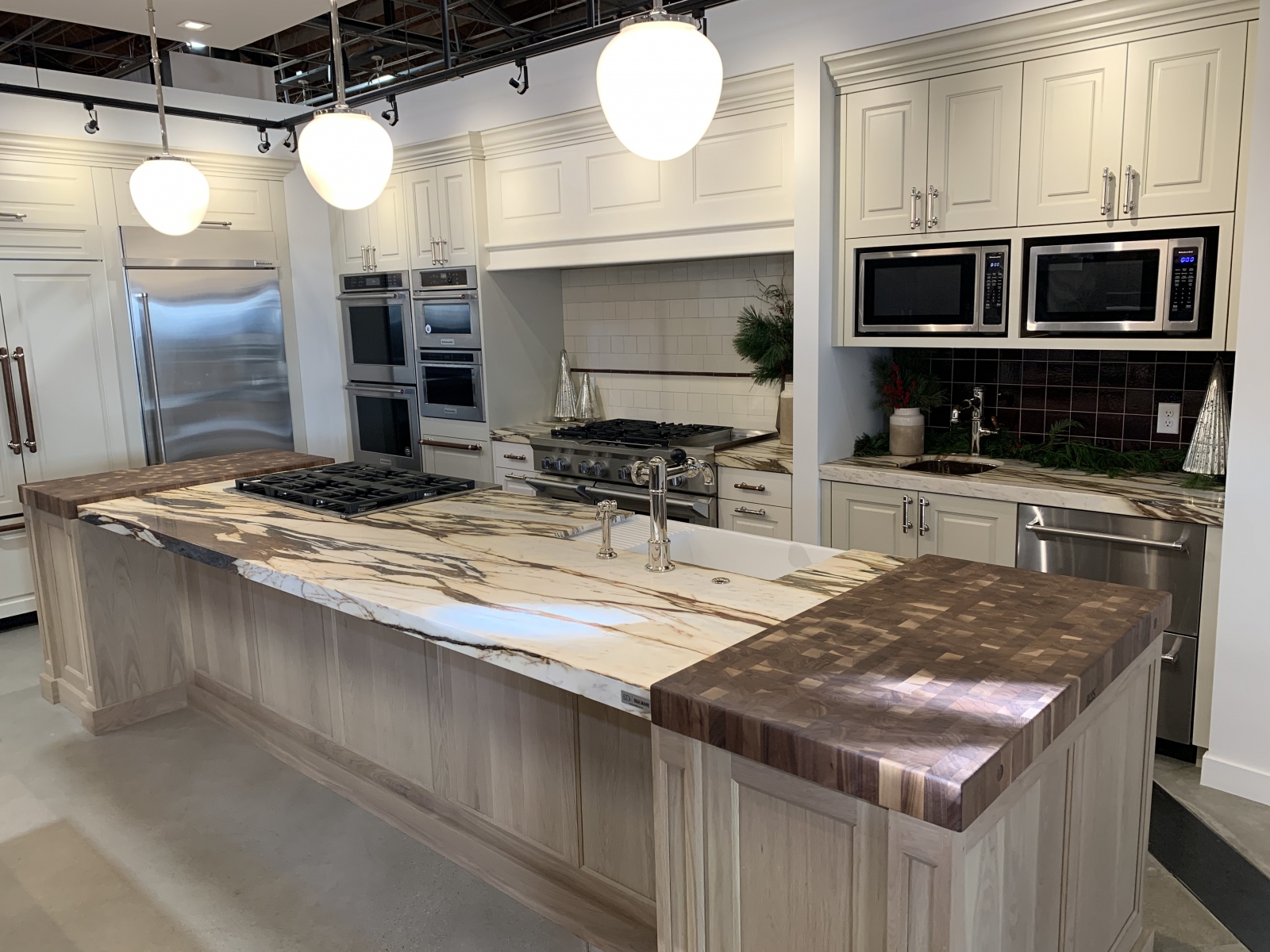 Marble Countertops Looking New